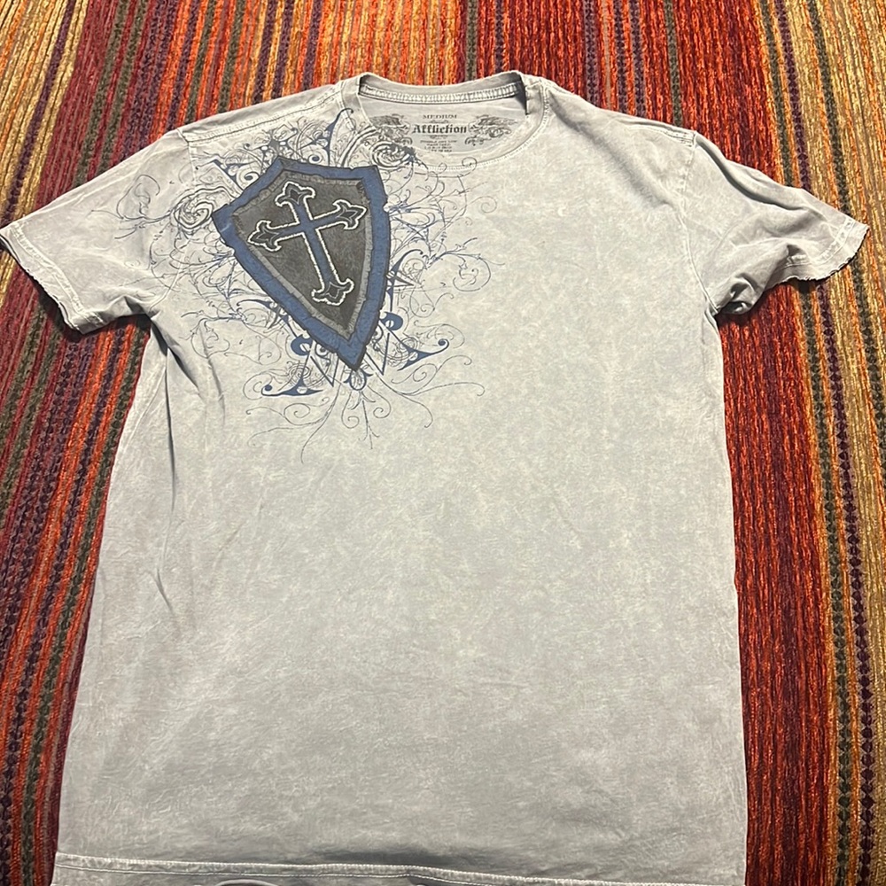 Like New Men’s Medium Gray Affliction T-Shirt